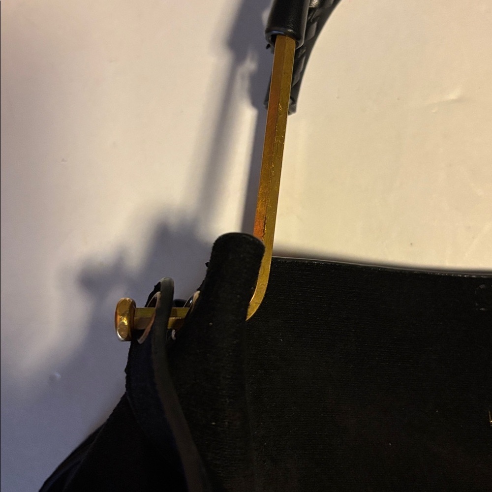 HOUSE OF HARLOW 1960 BLACK SUEDE BAG W/ SHOULDER STRAP GOLD/BRASS TONED HANDLE - Picture 13 of 16
